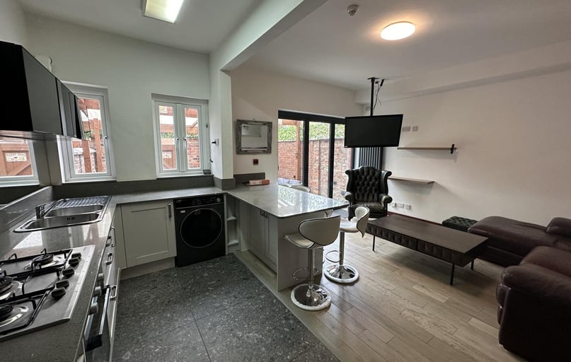 South Grove, Ardwick, Manchester - Image 1